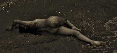 %22Washed Ashore%22 Artistic Nude Photo by Model Lisa Everhart